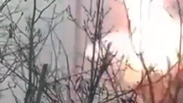 Russian TOS-1A 220 mm 30-barrel in actions