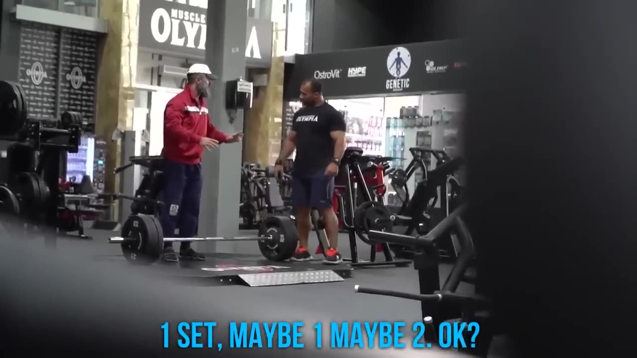 CRAZY OLD MAN pranks GIRLS in a GYM - Aesthetics in public reactions