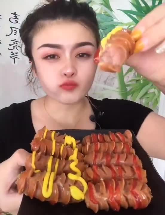 Let's see beautiful girls eating Asian food this time, very strange food #4119