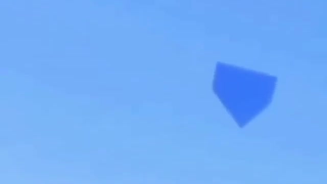UFO Sighting. seems to be a kite