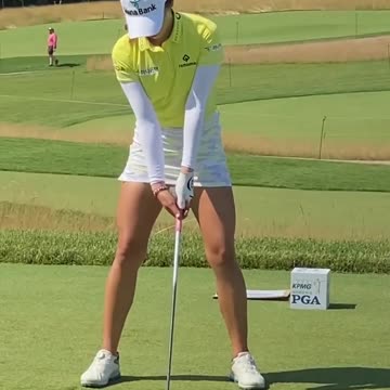 Fantastic tempo and swing by Lydia Ko #golf #swing #tempo #green #fairway #club #fantastic #amazing