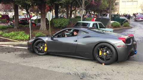 Crazy Loud Ferrari 458 Italia w/ IPE F1 exhaust!