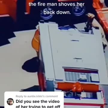 Did Anyone Else See Anne Heche Attempting To Escape Stretcher?