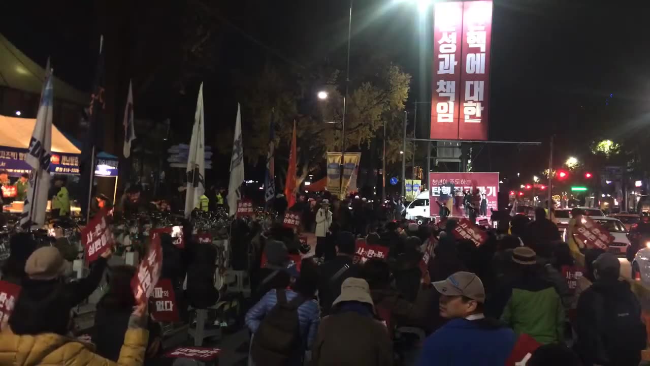 20191205_V3_S02(-2Ljxbb2VBQ)왜 이 야간 마로니에공원에서 서울법대 합격증을 나눠즐까_