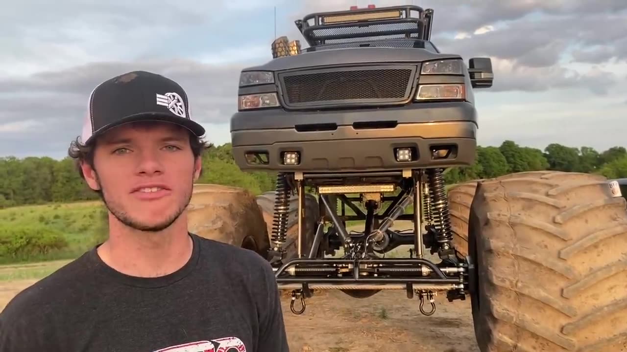 Meet MONSTERMAX, THE DESTROYER OF WORLDS