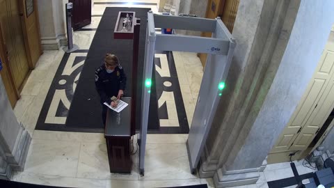 0163USCH01HouseCarriageDoor_2021-01-06_07h00min31s503ms.mp4