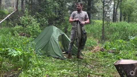 Hike to an abandoned apiary in the mountains. Bushcraft. Bear trap. Overnight in the wild forest.