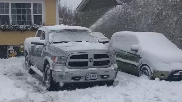 Ariens Deluxe 30 Snowblower in action