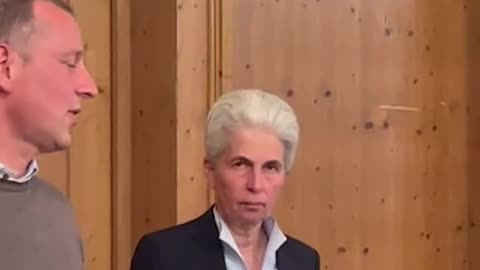 Sie (Strack-Zimmermann FDP) sind eine Rüstungslobbyistin. Panzer, Taurus an die Ostfront