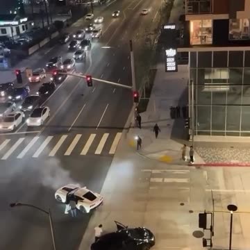 COULD THEY HAVE GOTTEN AWAY⁉️😂😅🤦🏽‍♂️ #police #policechase #wow #smh #grandtheftauto #cars