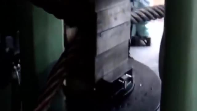 Extreme Heavy Hydraulic Machines Enormous Power, Perfect Cabling Process