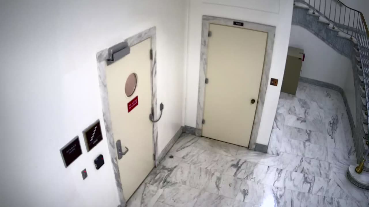 6130RHOBGRRGST4Stairwell4_2021-01-06_11h00min02s207ms.mp4