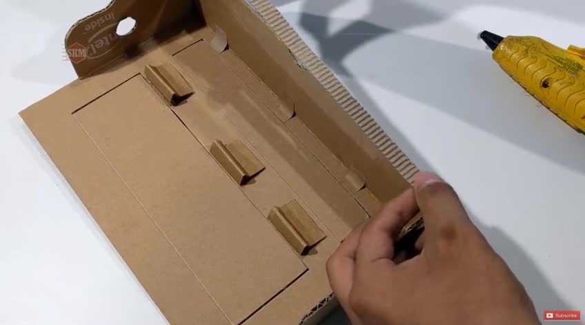 Continue to share using cardboard to make models