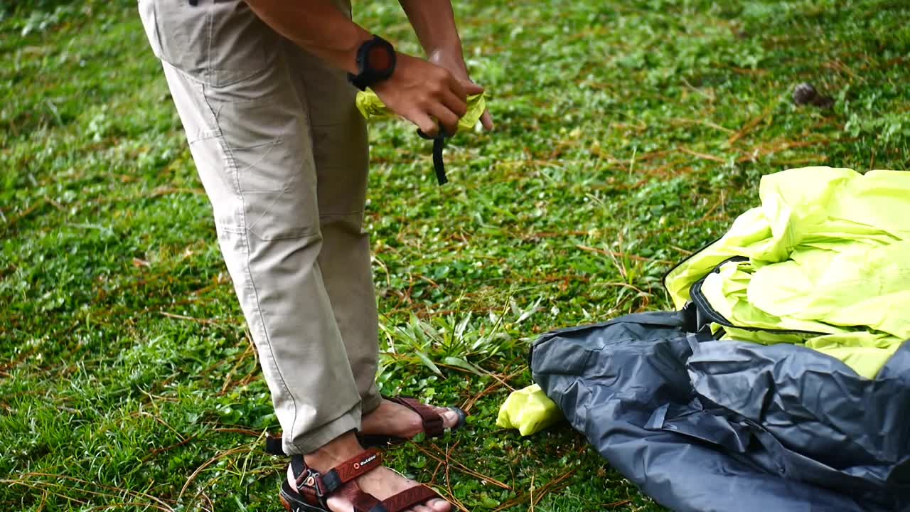 SOLO CAMPING - BERKEMAH DI SAAT HUJAN DAN MENIKMATI SECANGKIR KOPI. ASMR-6