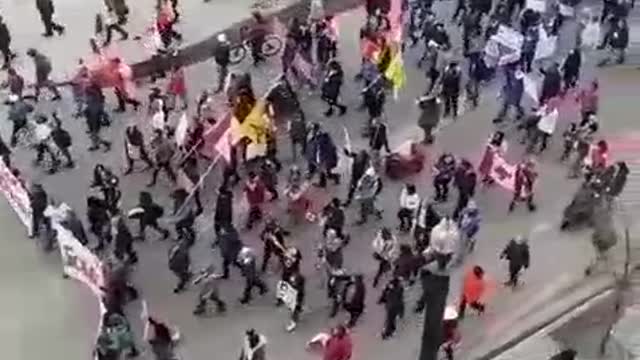 Ottawa. Over 500,000 protesters from the truckers protest besiege Parliament.