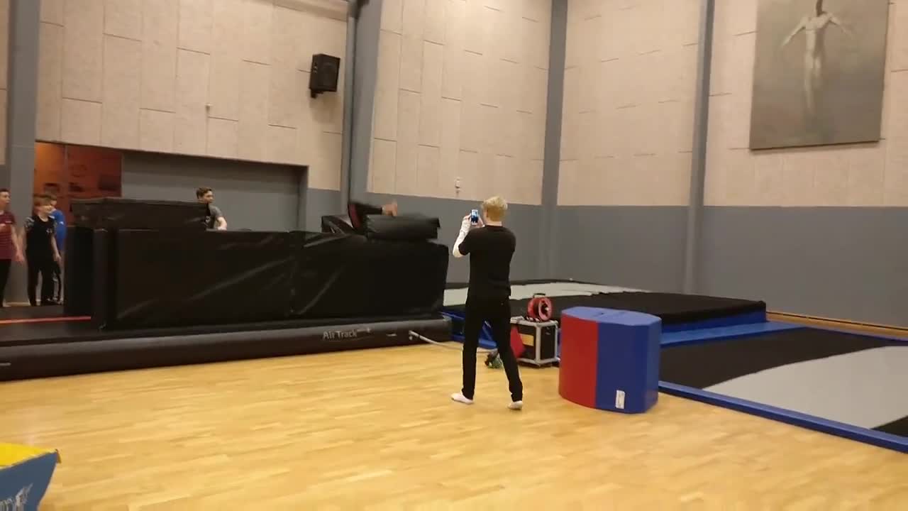 Black pants gym jump fail