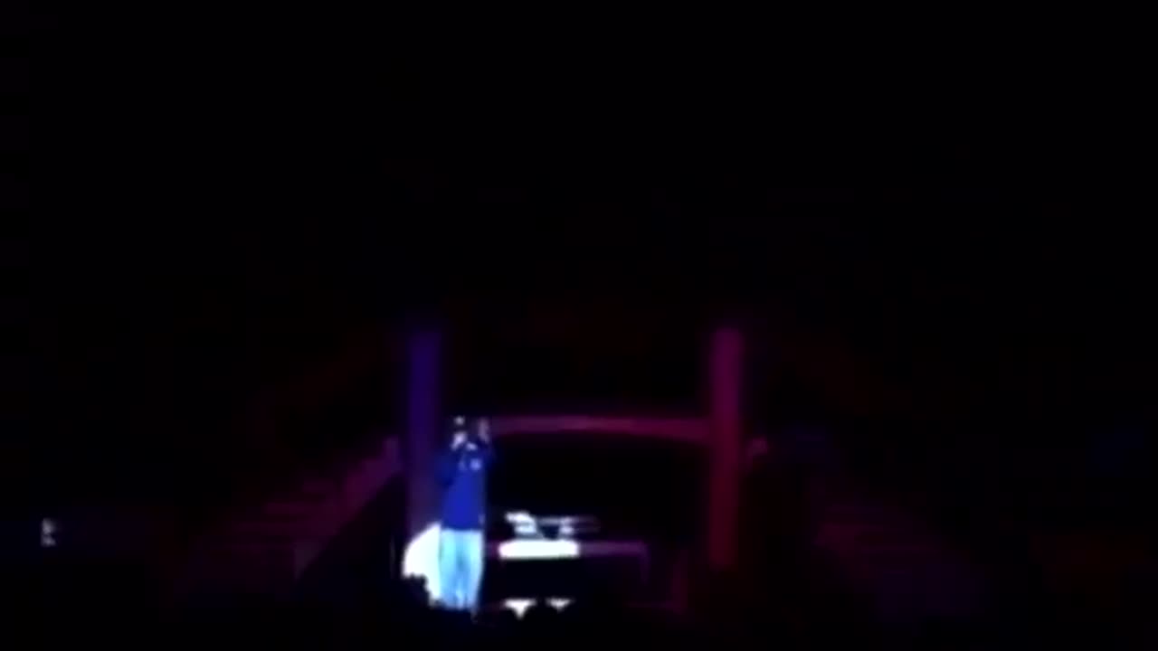 The moment Tupac's death was announced at Nas' show