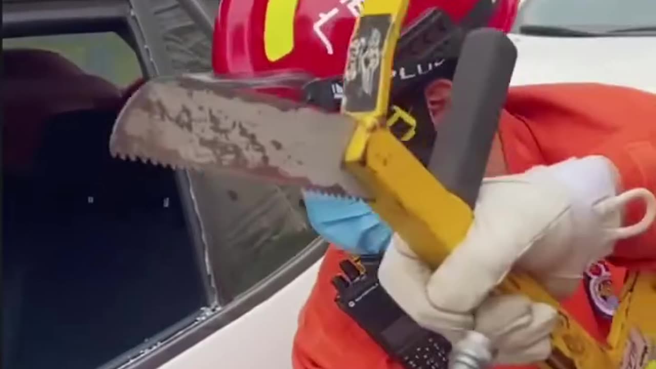 Saving a child that has been left in a car unattended