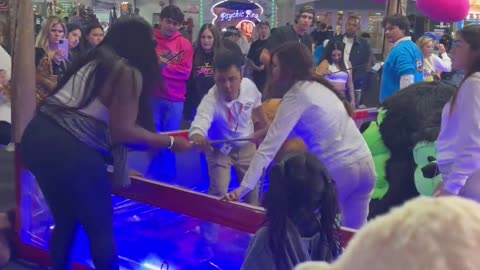 OC fair worker gets mistreated 🤦‍♂️ Grateful for the young man who stepped in