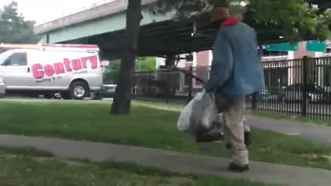 Guy randomly breaks in to a dance in public