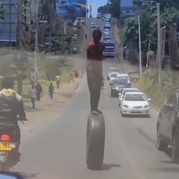 "Mind-Blowing Street Magic Leaves Spectators Speechless 😱✨"