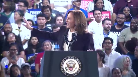 Kamala Harris Loses Control Of Crowd At Houston Rally