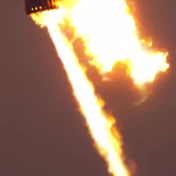 Beautiful composition of Starship launch - by Andrew McCarthy (@AJamesMcCarthy on X)