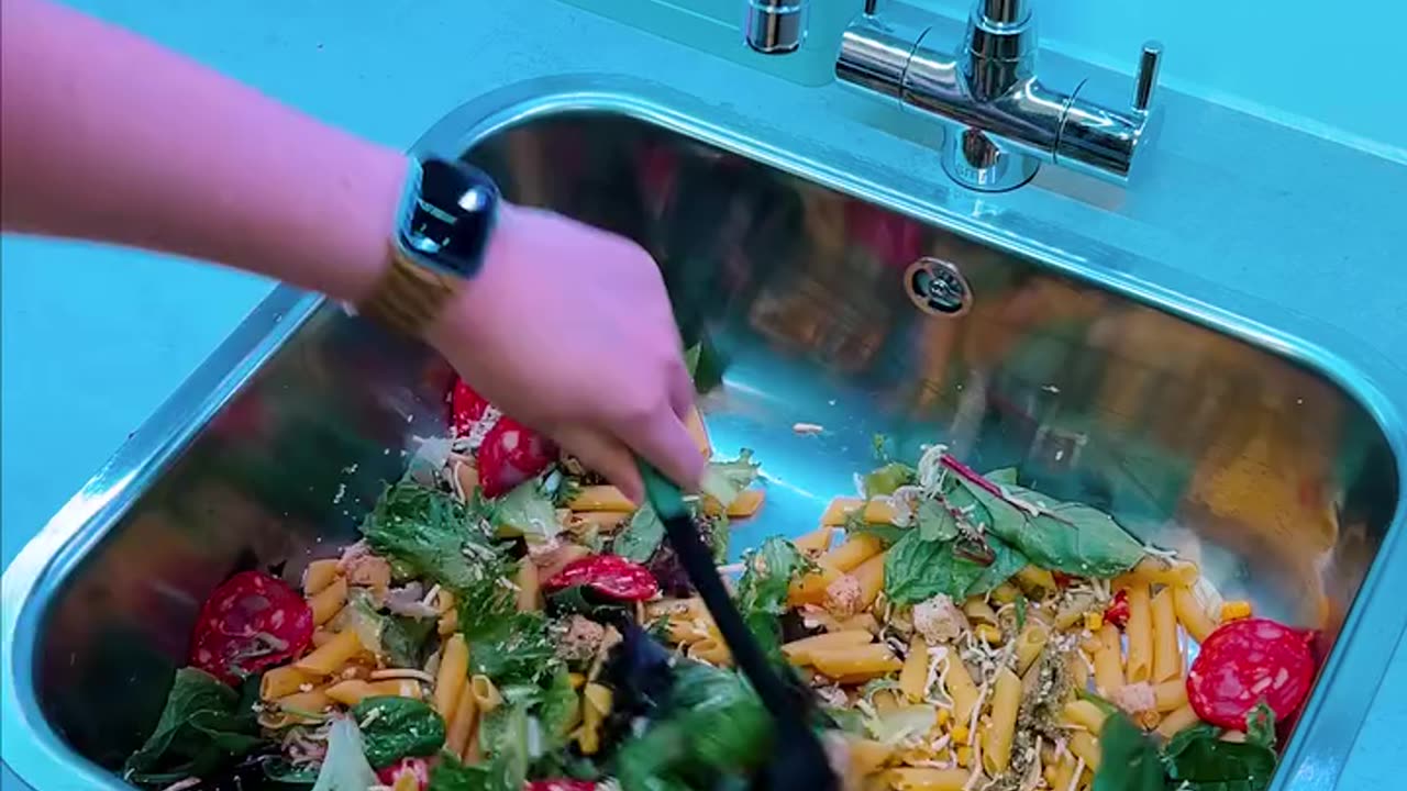 Pasta Sink Salad 🍝🚰