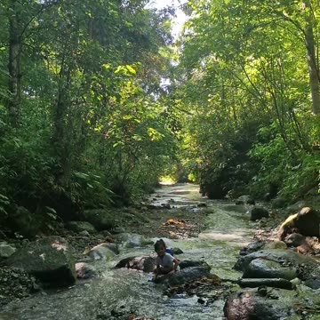 Little bukid girl takes a long hike to the farm, stopping to play every chance she gets haha