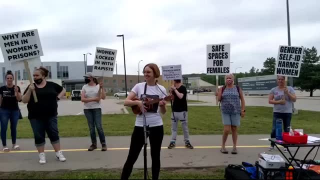 Women joins protester and sings based songs