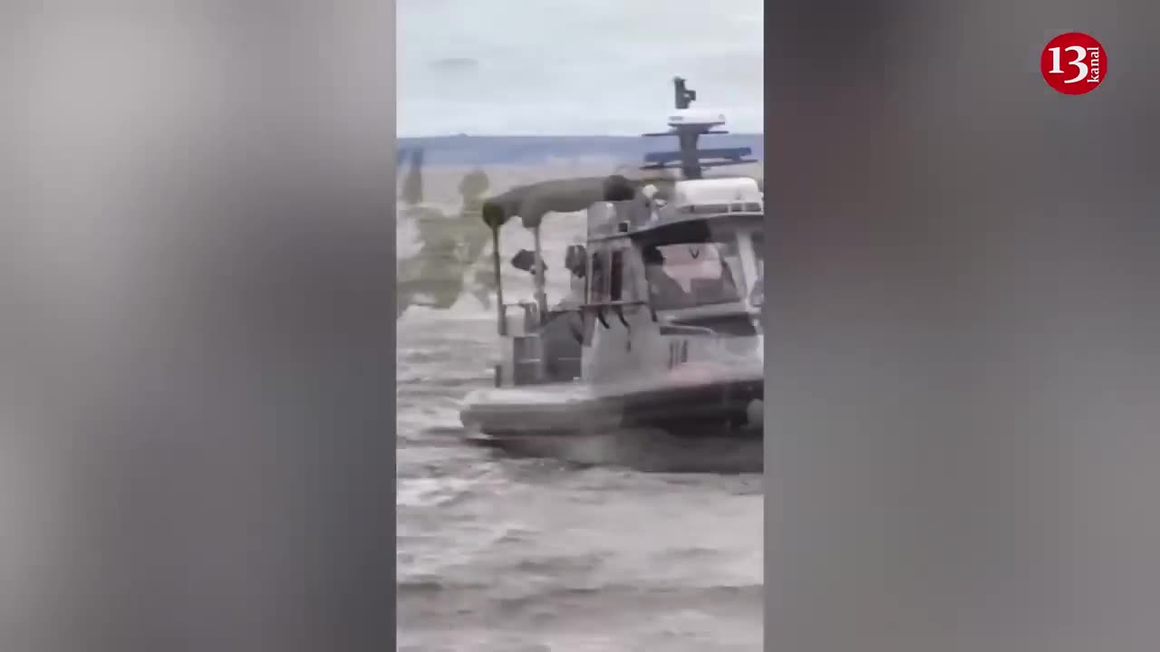 Ukrainian National Guards destroy Russian boat with a kamikaze drone