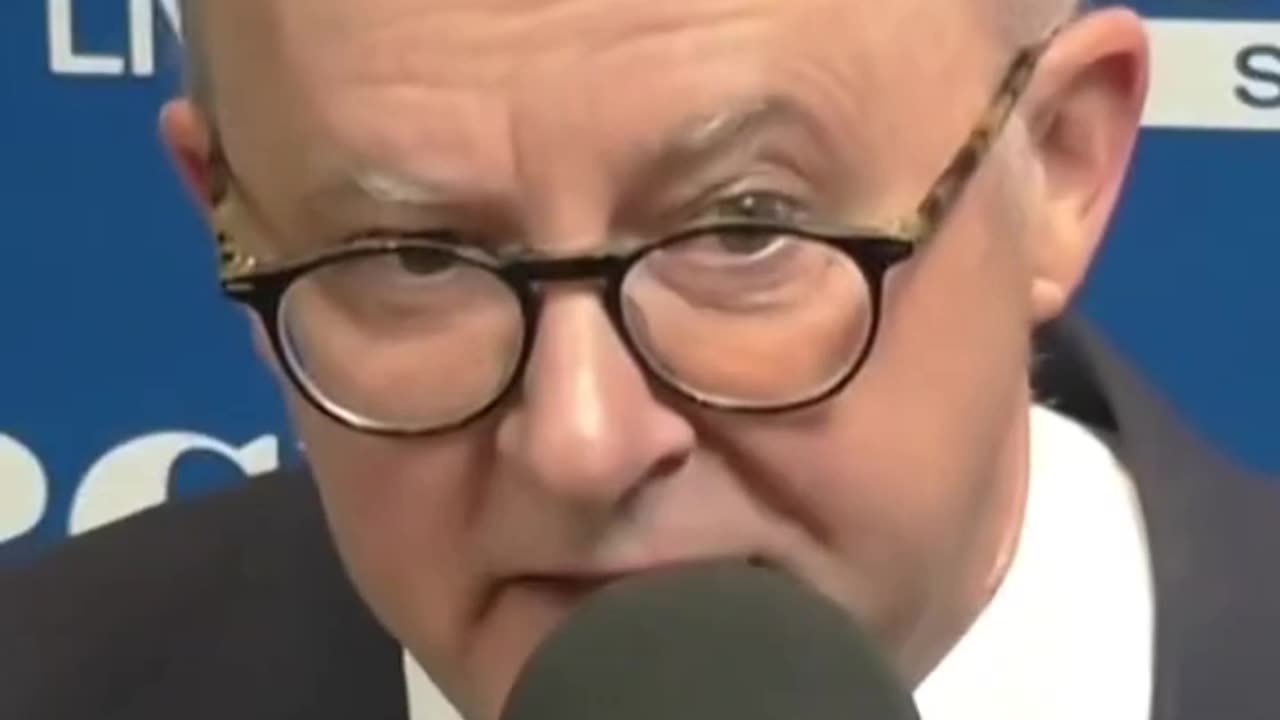 BEN AND ANTHONY ALBANESE CLASH OVER NO PAMPHLET