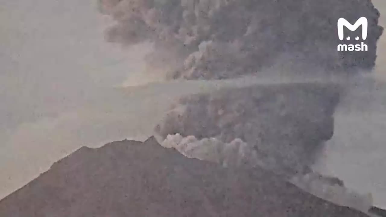 Volcano eruption in Japan 🇯🇵