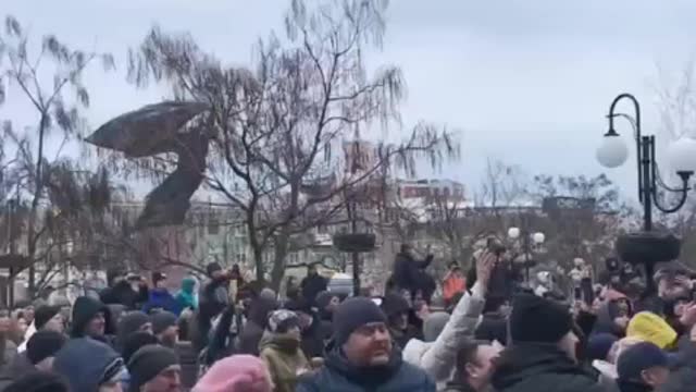 Some local residents started a rally in front of the city council of Berdyansk