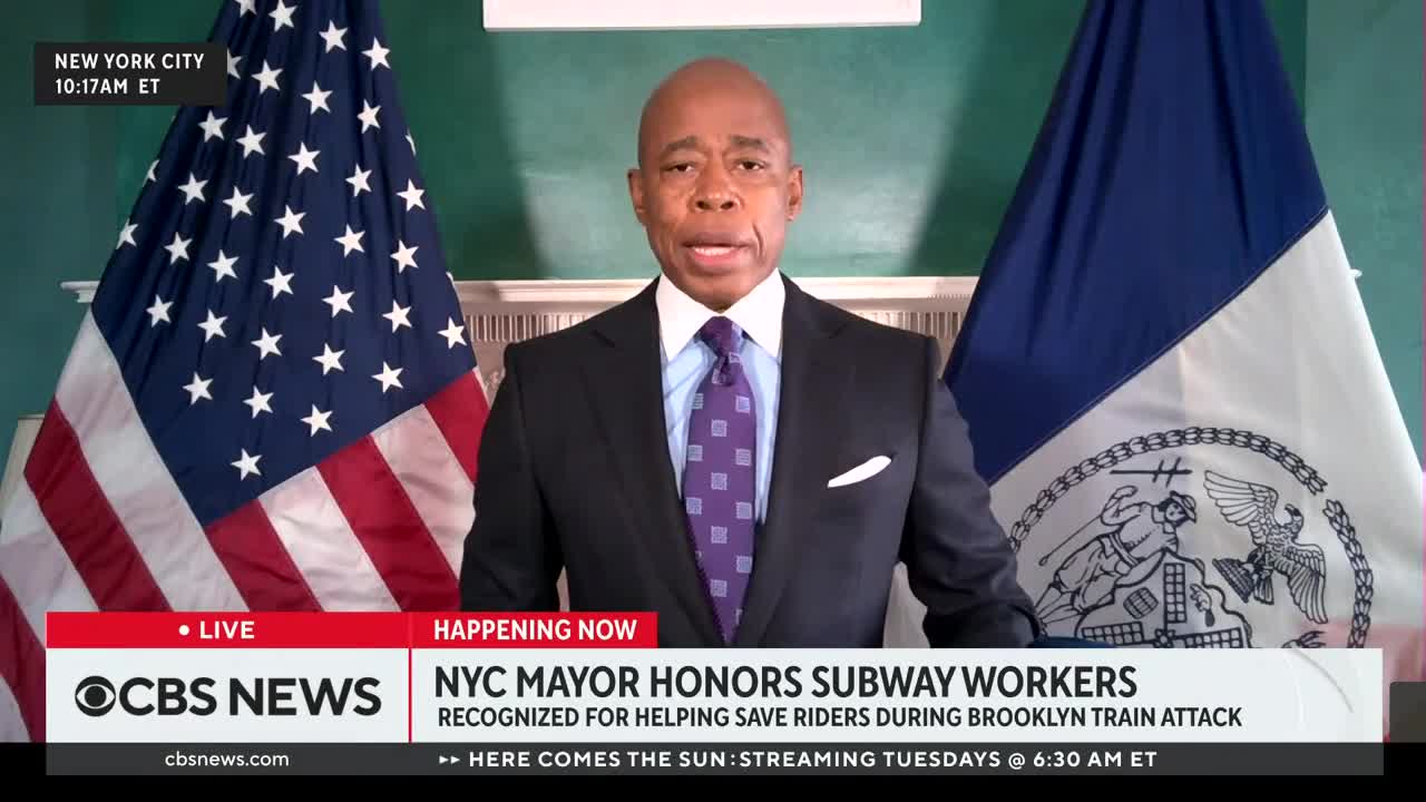 NYC officials honor transit workers who helped during Brooklyn subway shooting | CBS News