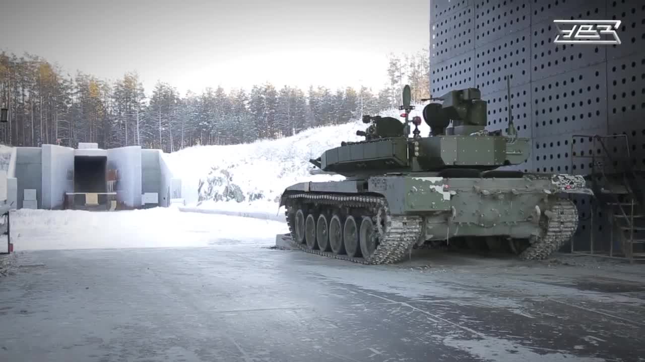 "Uralvagonzavod has delivered a new batch of T-90M tanks to the troops.