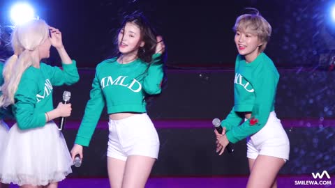 [입덕직캠] MOMOLAND NANCY 'BBoom BBoom' Fancam @ Nonsan Strawberry Festival | 180404 | 4K by -wA-