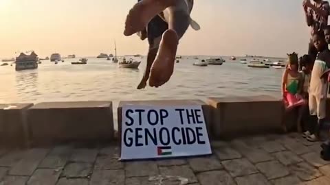 Tanzanian's Show Support For Palestine.