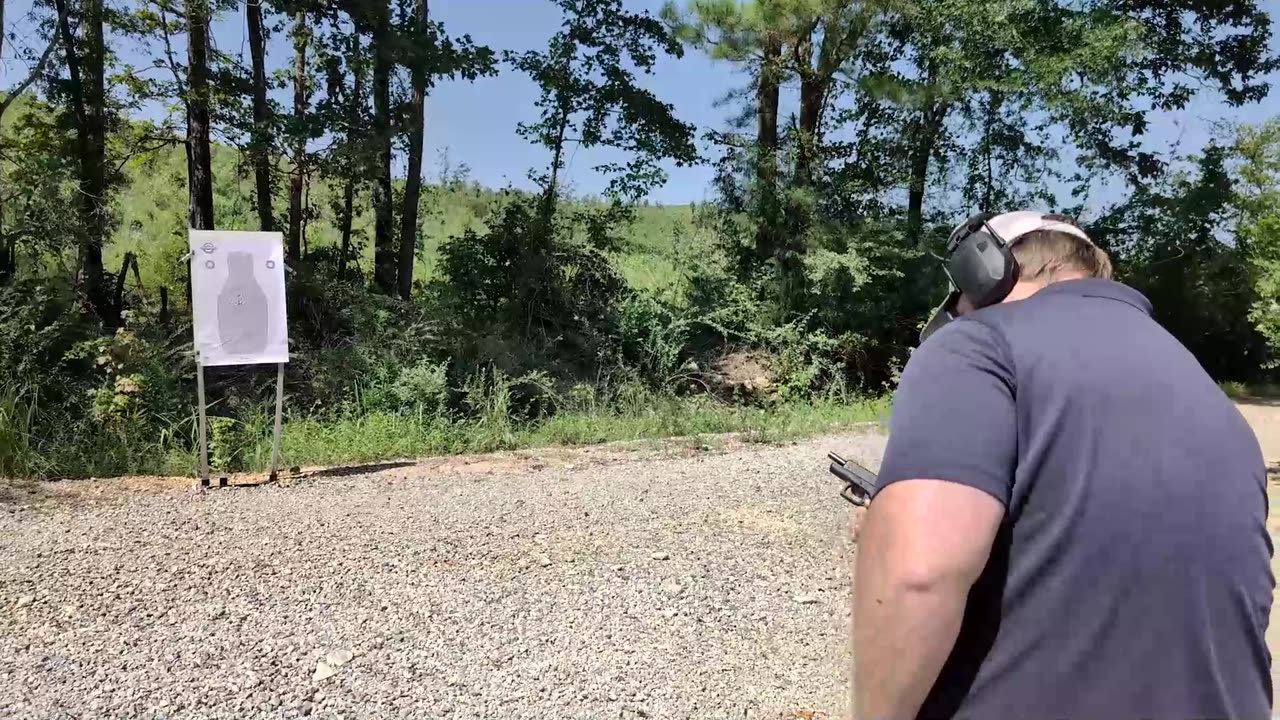 Can I Pass Instructor Shooting Standards With a Baby Glock and Gym Carry?