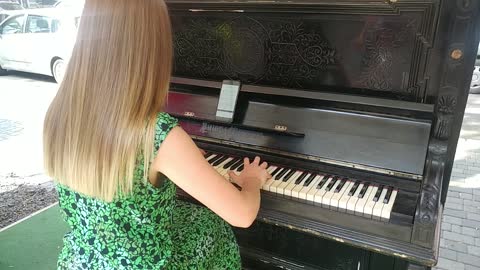 Piano Girl