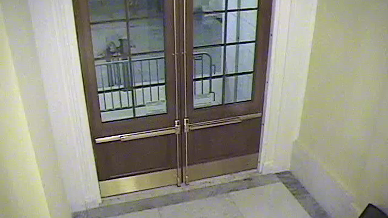 3443CHOB02CH12NRotundaExit_2021-01-06_21h00min01s300ms.mp4