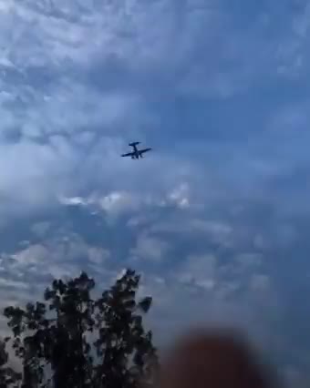 Pilot over Tupelo, Mississippi is threatening to crash plane into Walmart