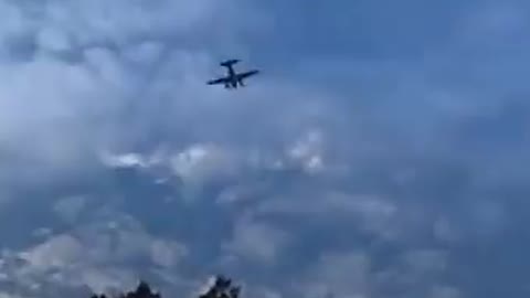 Pilot over Tupelo, Mississippi is threatening to crash plane into Walmart