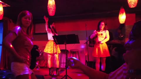 Nightlife of Manila, Best Local Bar and its Beautiful girls Who had Crush on Me