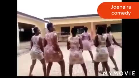 Young school gals twerking