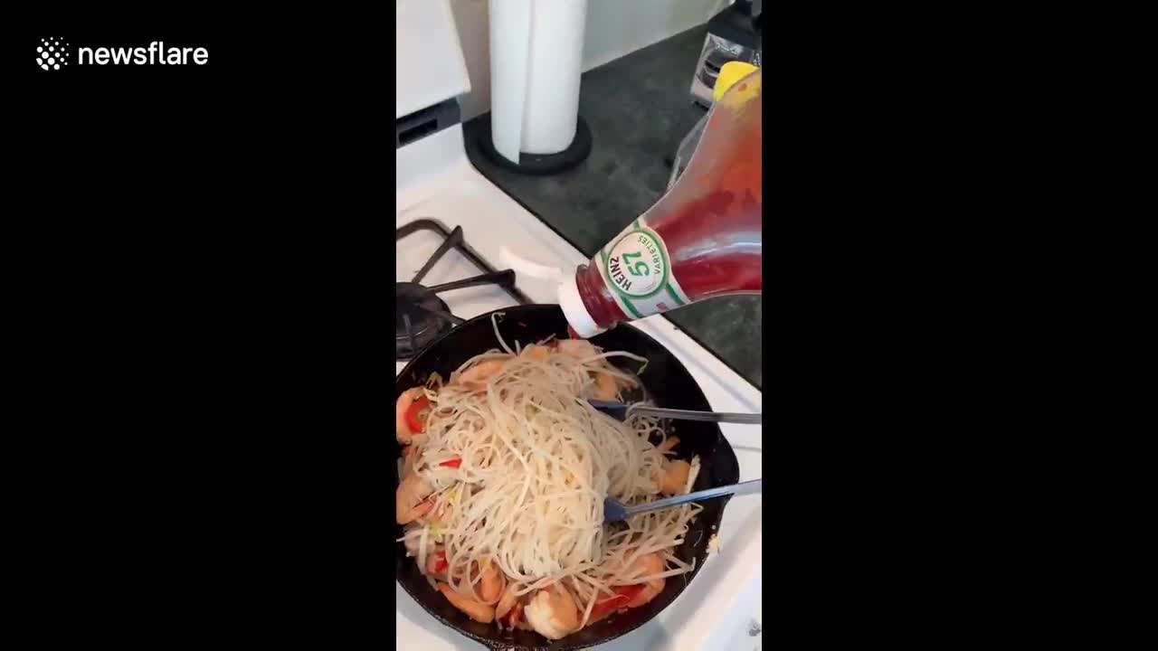 Canadian man makes Pad Thai using the recipe on the back of his ketchup bottle
