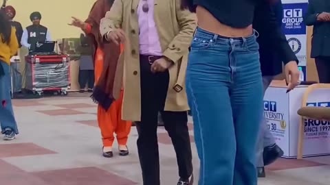 Satinder sartaj dance