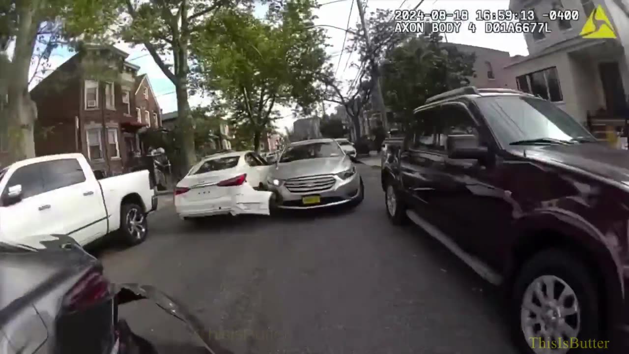 NYPD engage in hot pursuit after officer struck in Queens traffic stop