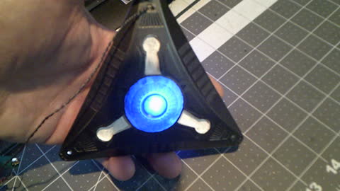 ATLANTIS MODELS TR-3E TRIANGULAR UFO MODEL KIT BUILD