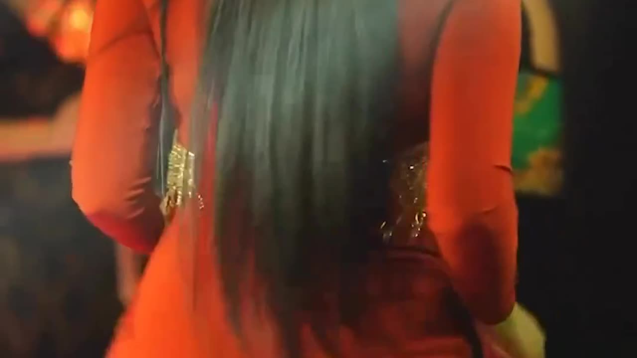 Girls Crushing the Dance Floor with Unstoppable Energy!